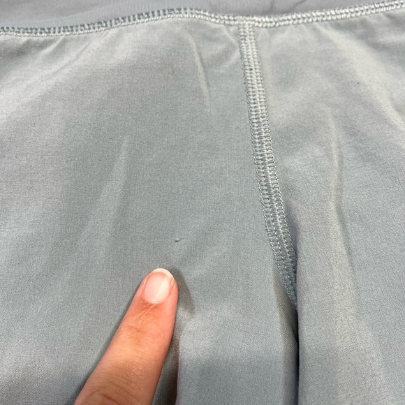 Lululemon 2.5” Speed Up Shorts Light Blue / Grey Women’s Size 6 - Picture 6 of 13